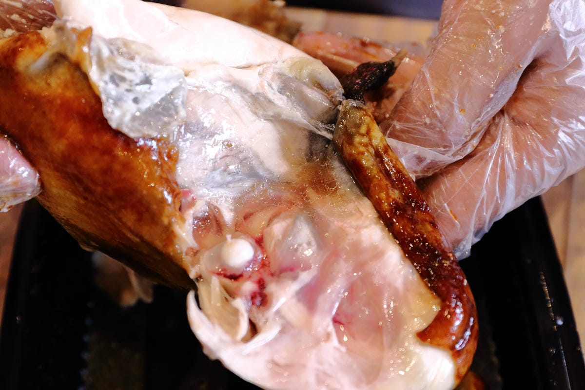 【食||新北八里】新時代香雞城〜回來了！全台灣第一家手扒雞店，試營運搶先吃！(已歇業)