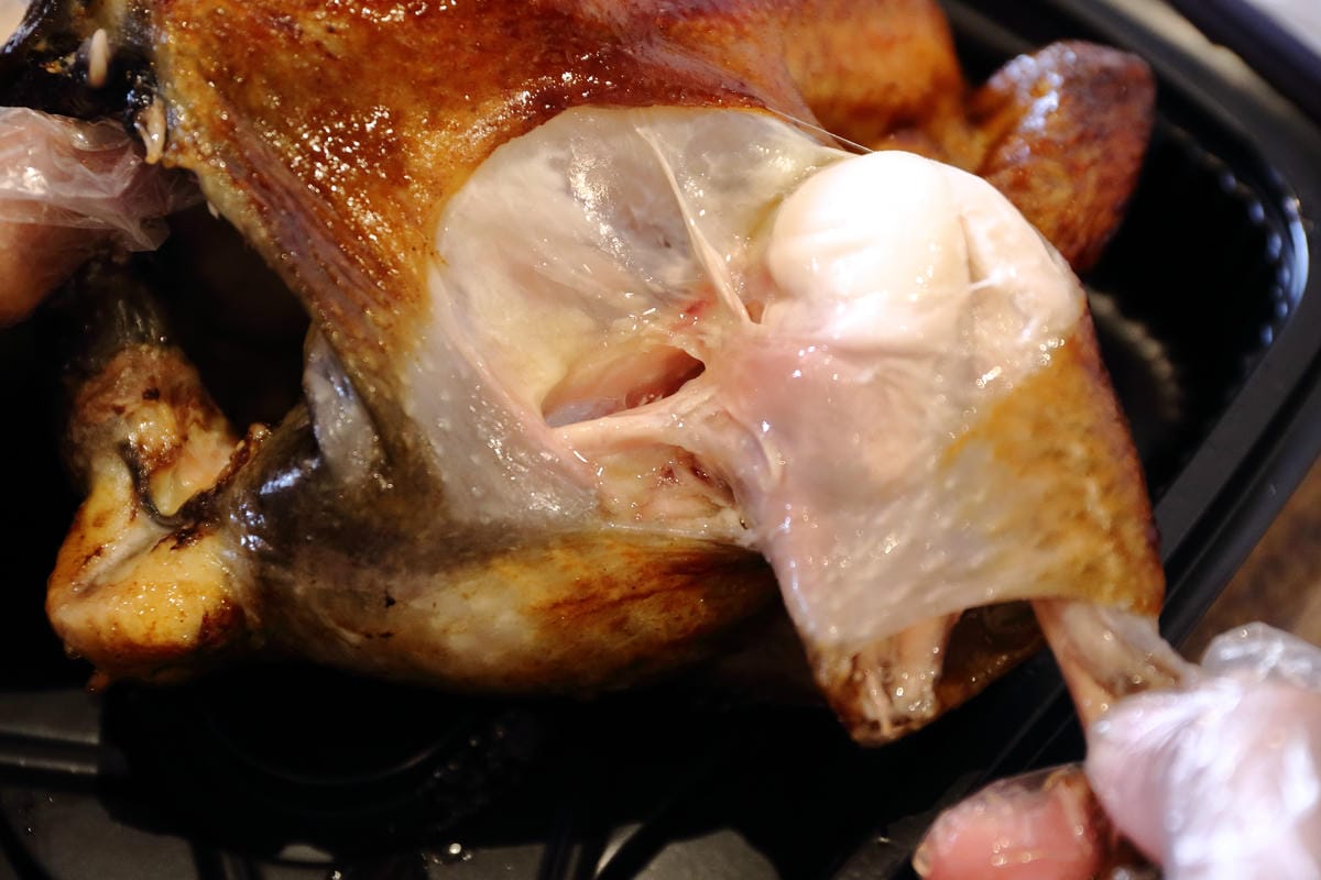 【食||新北八里】新時代香雞城〜回來了！全台灣第一家手扒雞店，試營運搶先吃！(已歇業)