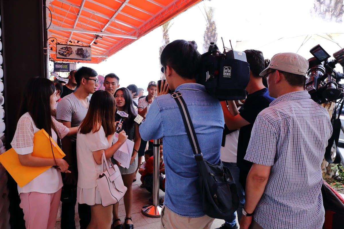 【食||新北八里】新時代香雞城〜回來了！全台灣第一家手扒雞店，試營運搶先吃！(已歇業)