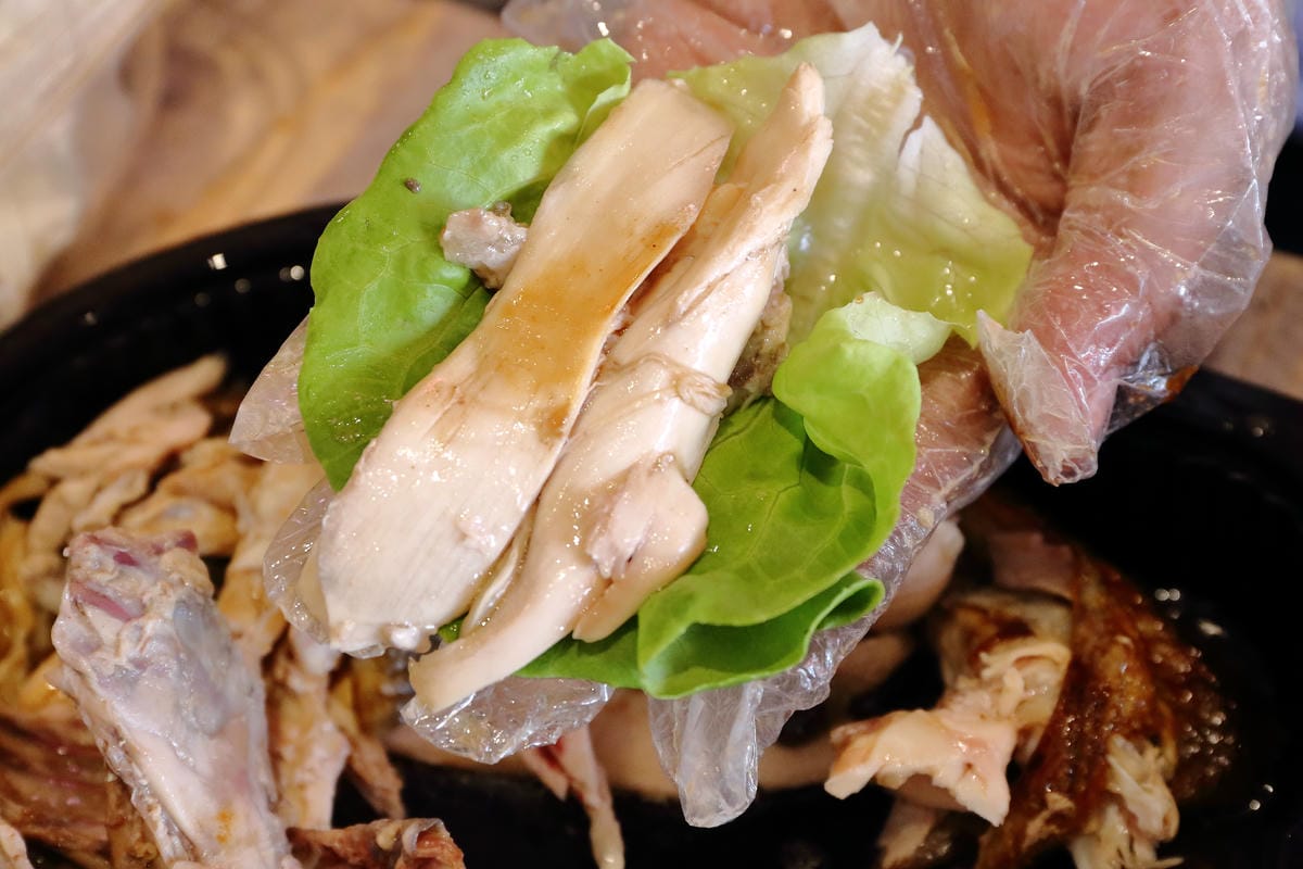 【食||新北八里】新時代香雞城〜回來了！全台灣第一家手扒雞店，試營運搶先吃！(已歇業)