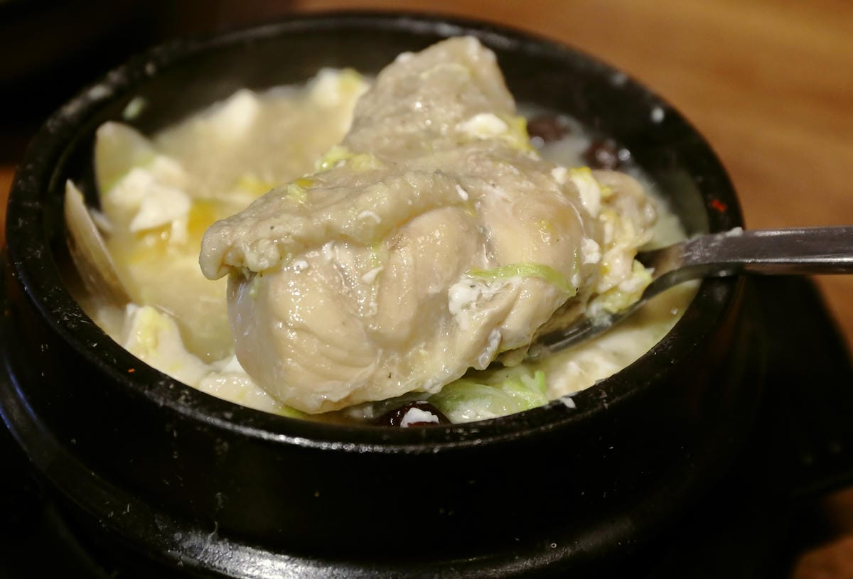 【食||板橋】飯饌韓式料理餐廳-板橋誠品店〜府中韓式料理新開幕！正統韓食，韓式小菜任你吃到飽！