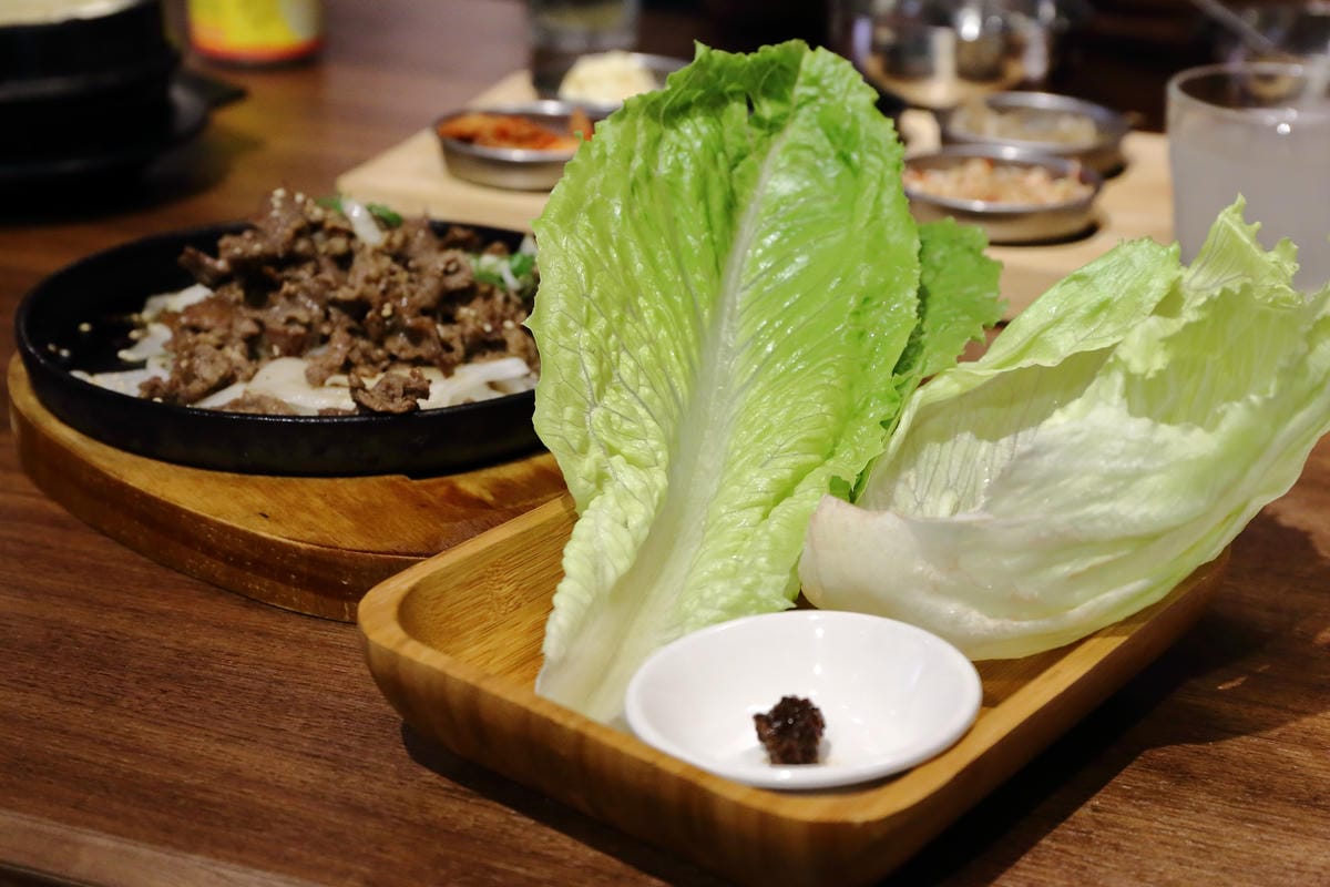 【食||板橋】飯饌韓式料理餐廳-板橋誠品店〜府中韓式料理新開幕！正統韓食，韓式小菜任你吃到飽！