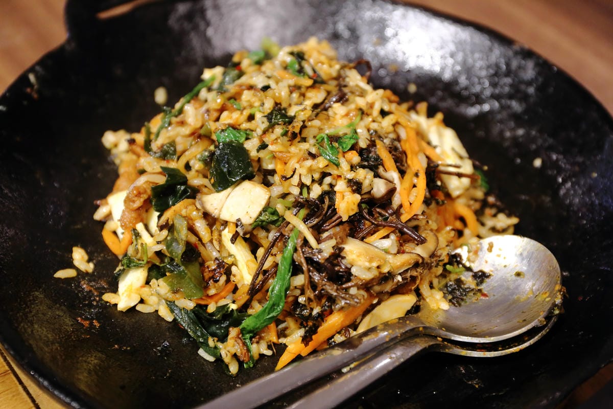 【食||板橋】飯饌韓式料理餐廳-板橋誠品店〜府中韓式料理新開幕！正統韓食，韓式小菜任你吃到飽！