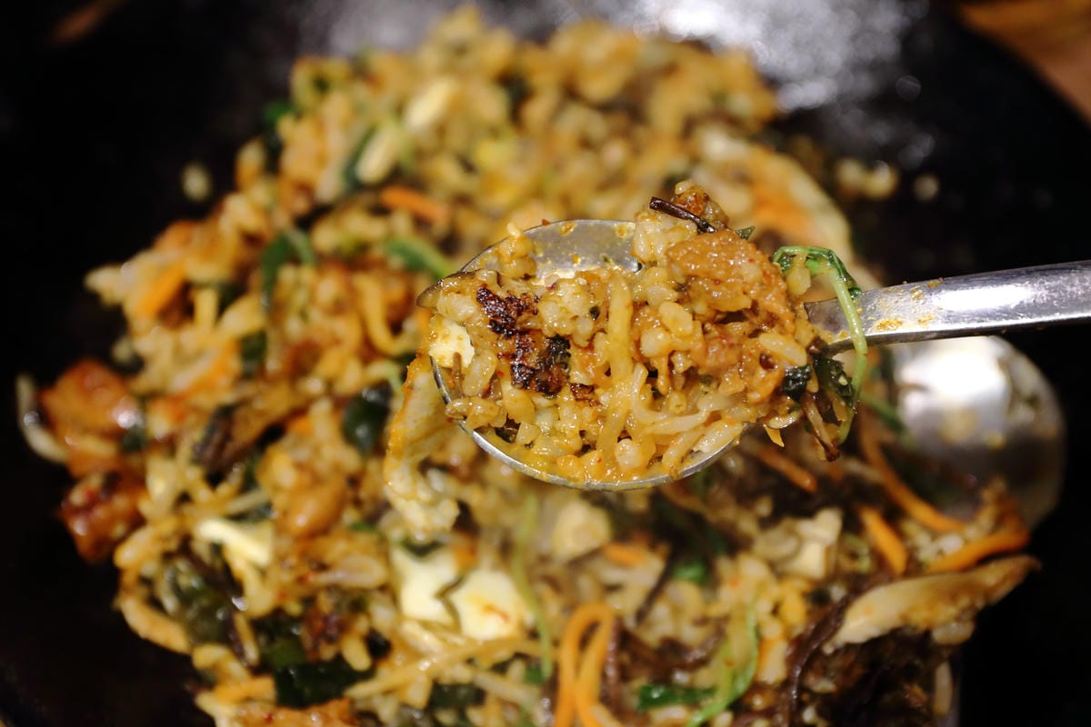 【食||板橋】飯饌韓式料理餐廳-板橋誠品店〜府中韓式料理新開幕！正統韓食，韓式小菜任你吃到飽！