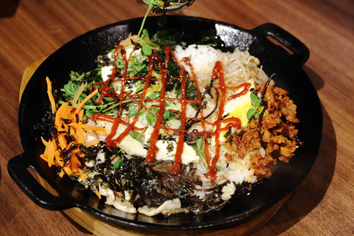 【食||板橋】飯饌韓式料理餐廳-板橋誠品店〜府中韓式料理新開幕！正統韓食，韓式小菜任你吃到飽！