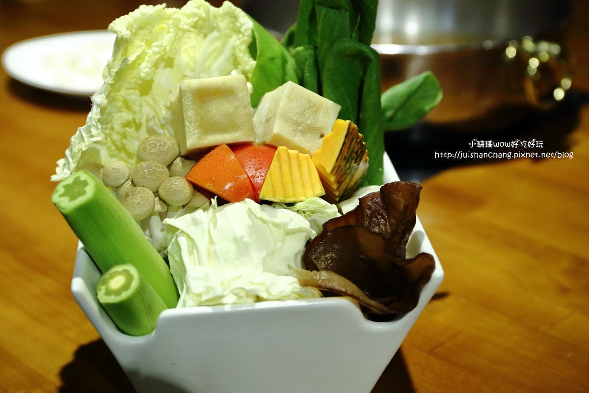 【食||台北】大釧鍋物〜懸賞5億貝里『藍波龍蝦』緝捕歸案？！主打活海鮮，新鮮看得見，頂級食材，高貴不貴的享受！