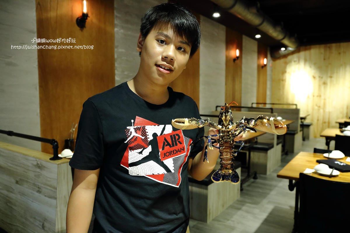 【食||台北】大釧鍋物〜懸賞5億貝里『藍波龍蝦』緝捕歸案？！主打活海鮮，新鮮看得見，頂級食材，高貴不貴的享受！