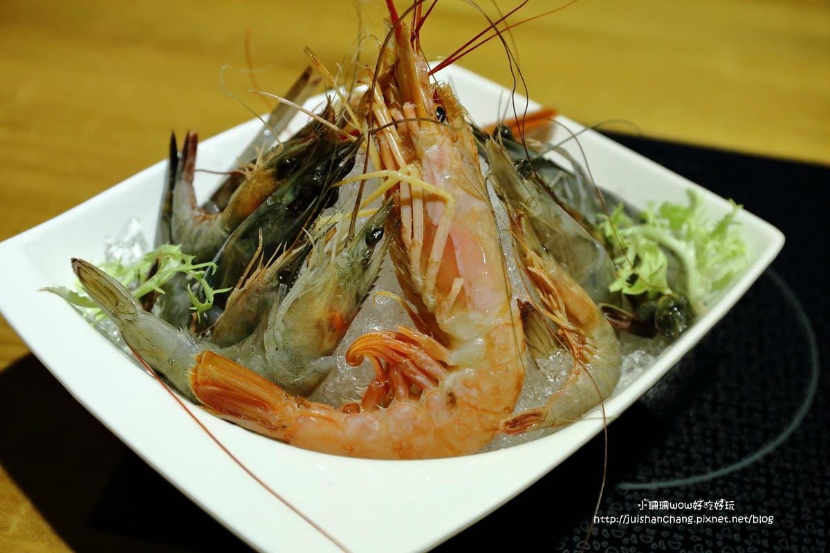【食||台北】大釧鍋物〜懸賞5億貝里『藍波龍蝦』緝捕歸案？！主打活海鮮，新鮮看得見，頂級食材，高貴不貴的享受！