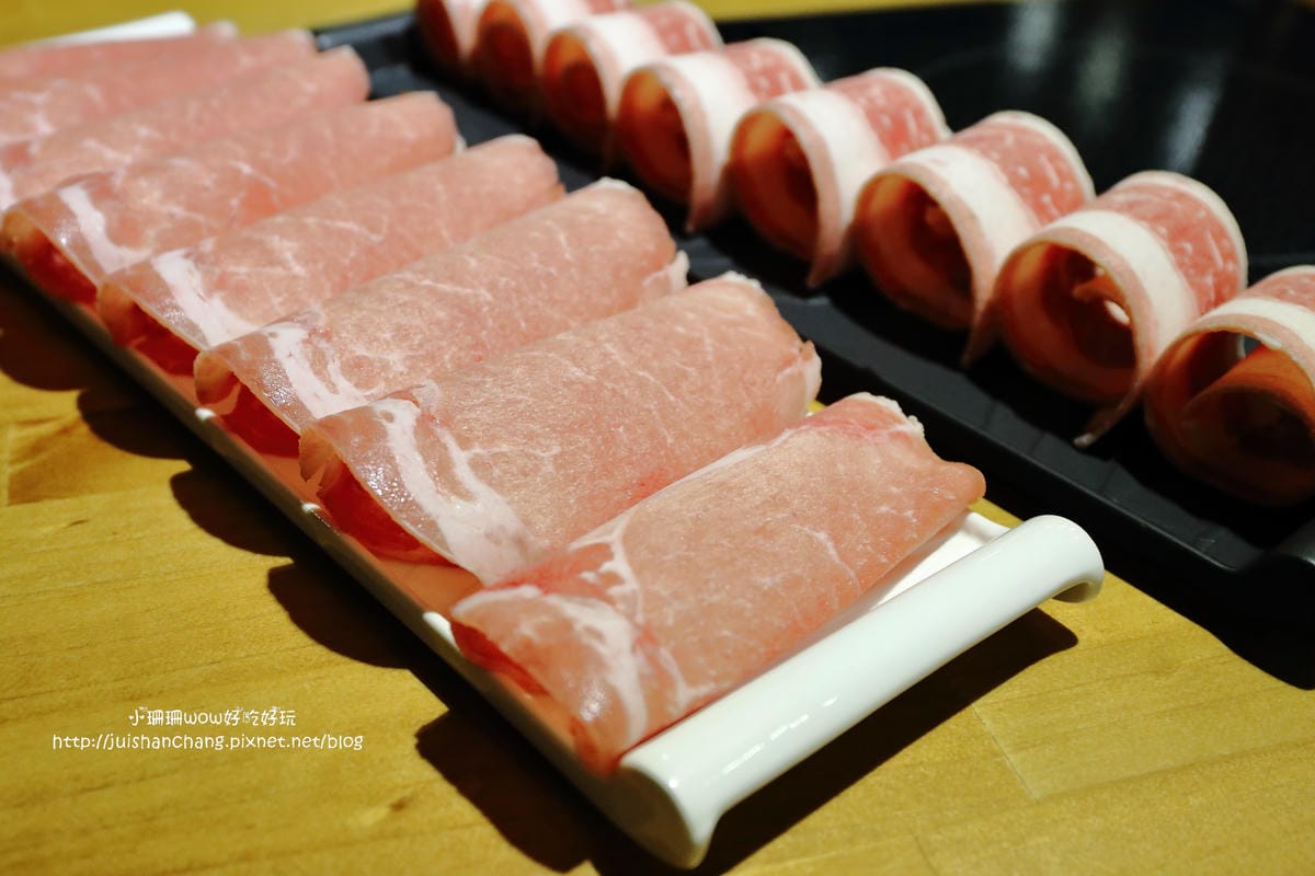 【食||台北】大釧鍋物〜懸賞5億貝里『藍波龍蝦』緝捕歸案？！主打活海鮮，新鮮看得見，頂級食材，高貴不貴的享受！