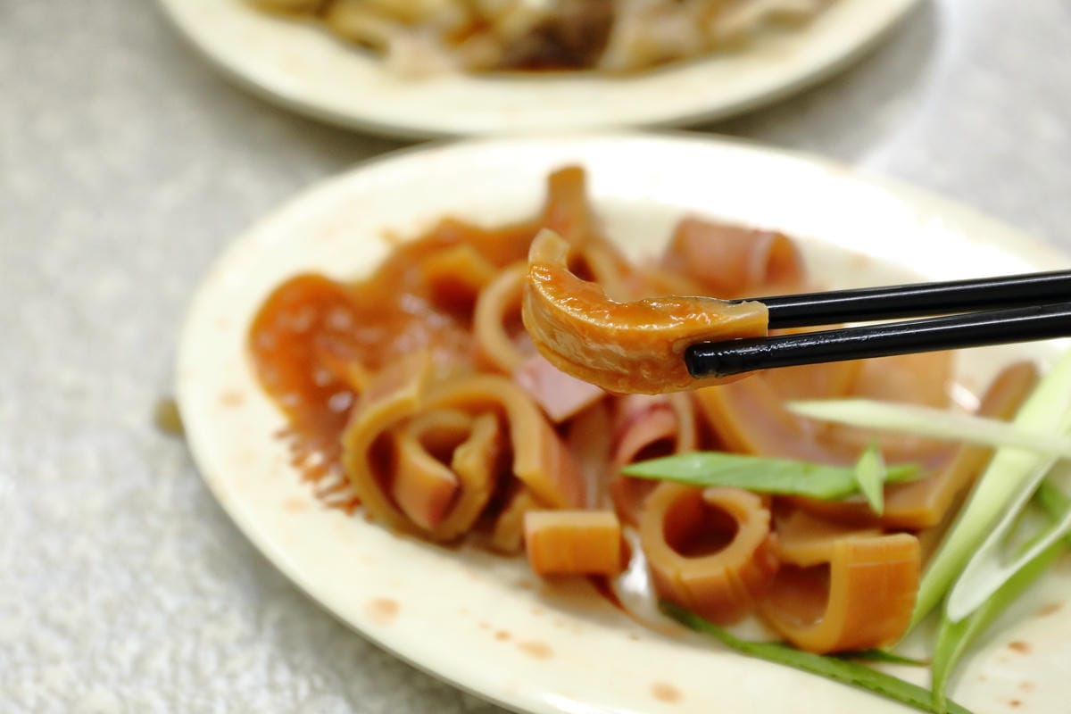 【食||中和】老爹米粉湯〜中永和宵夜推薦！滿滿一桌的菜只要三百大洋！(已歇業)