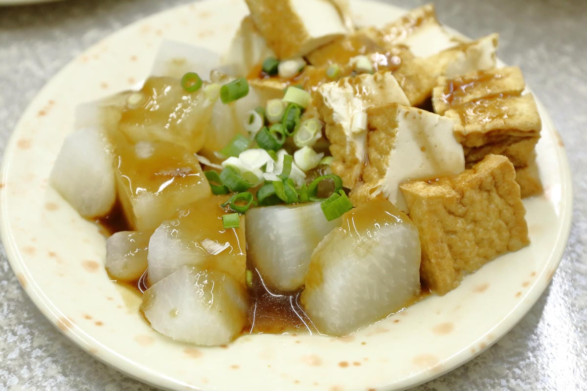 【食||中和】老爹米粉湯〜中永和宵夜推薦！滿滿一桌的菜只要三百大洋！(已歇業)