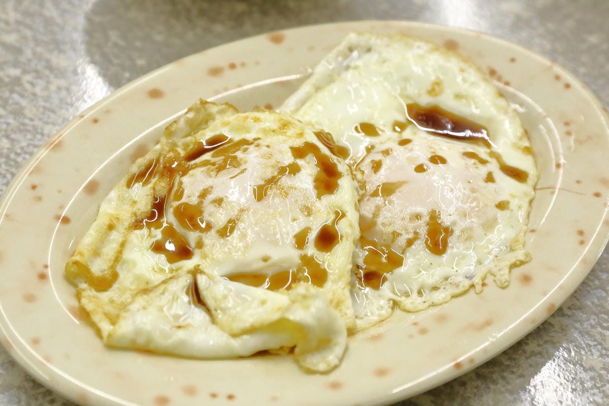 【食||中和】老爹米粉湯〜中永和宵夜推薦！滿滿一桌的菜只要三百大洋！(已歇業)