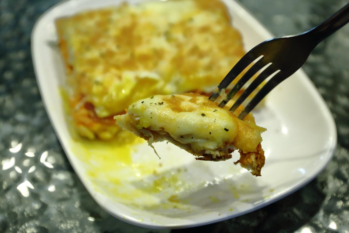 【食||板橋】鬥牛犬碳烤吐司〜板橋宵夜新風潮！好吃的碳烤三明治，貓狗店長坐檯陪你吃！