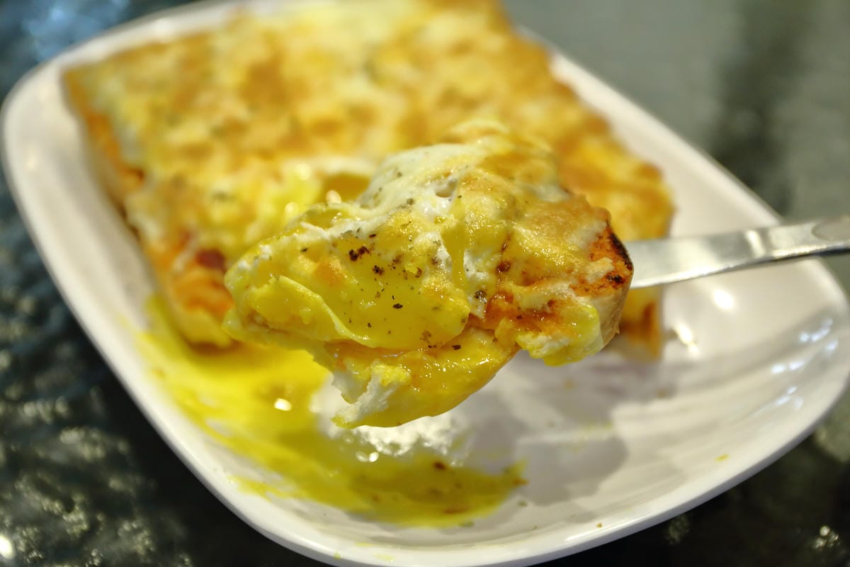 【食||板橋】鬥牛犬碳烤吐司〜板橋宵夜新風潮！好吃的碳烤三明治，貓狗店長坐檯陪你吃！