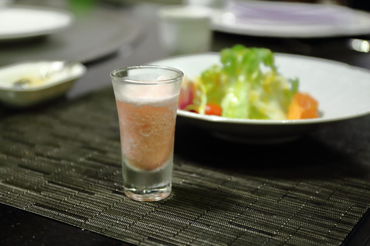 【食||台北】百家樂鐵板燒〜台北鐵板燒。精緻鐵板料理，高CP值海陸全餐，就是給你一整隻活龍蝦！