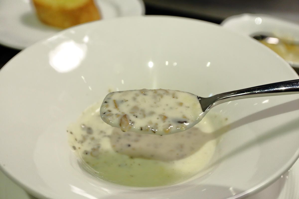 【食||台北】百家樂鐵板燒〜台北鐵板燒。精緻鐵板料理，高CP值海陸全餐，就是給你一整隻活龍蝦！