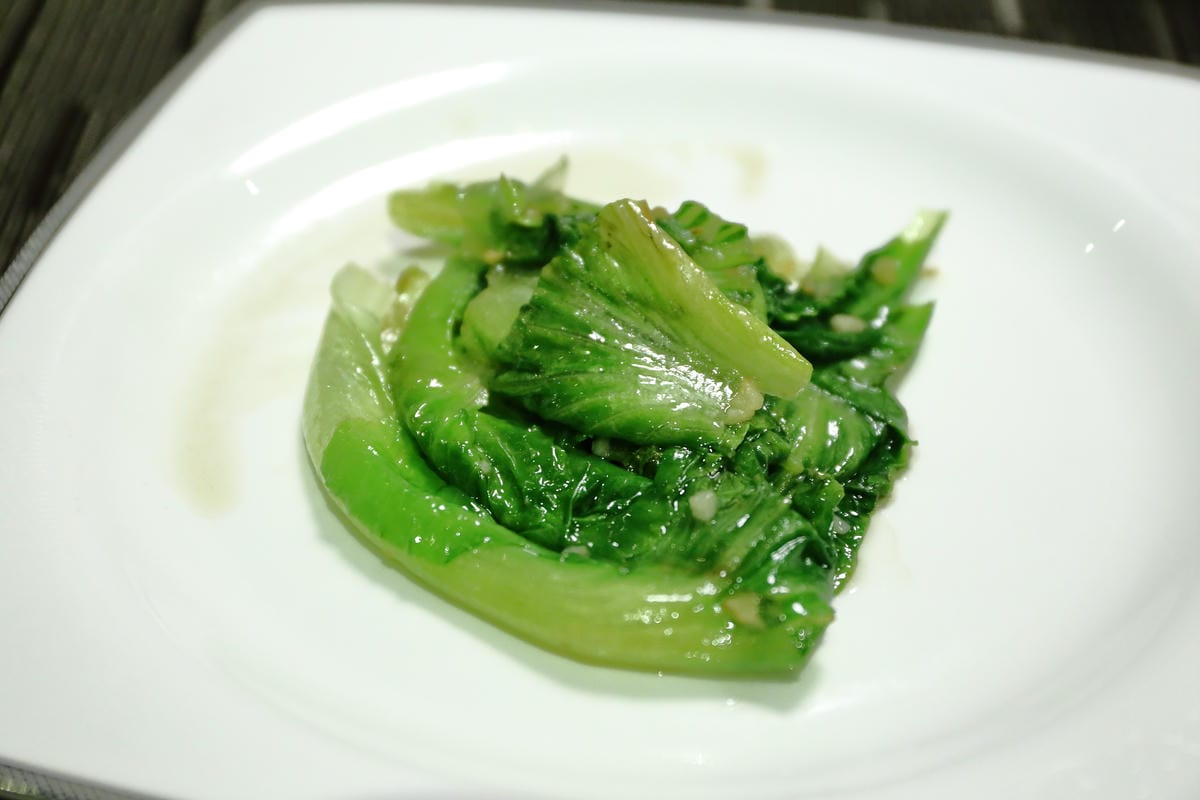 【食||台北】百家樂鐵板燒〜台北鐵板燒。精緻鐵板料理，高CP值海陸全餐，就是給你一整隻活龍蝦！