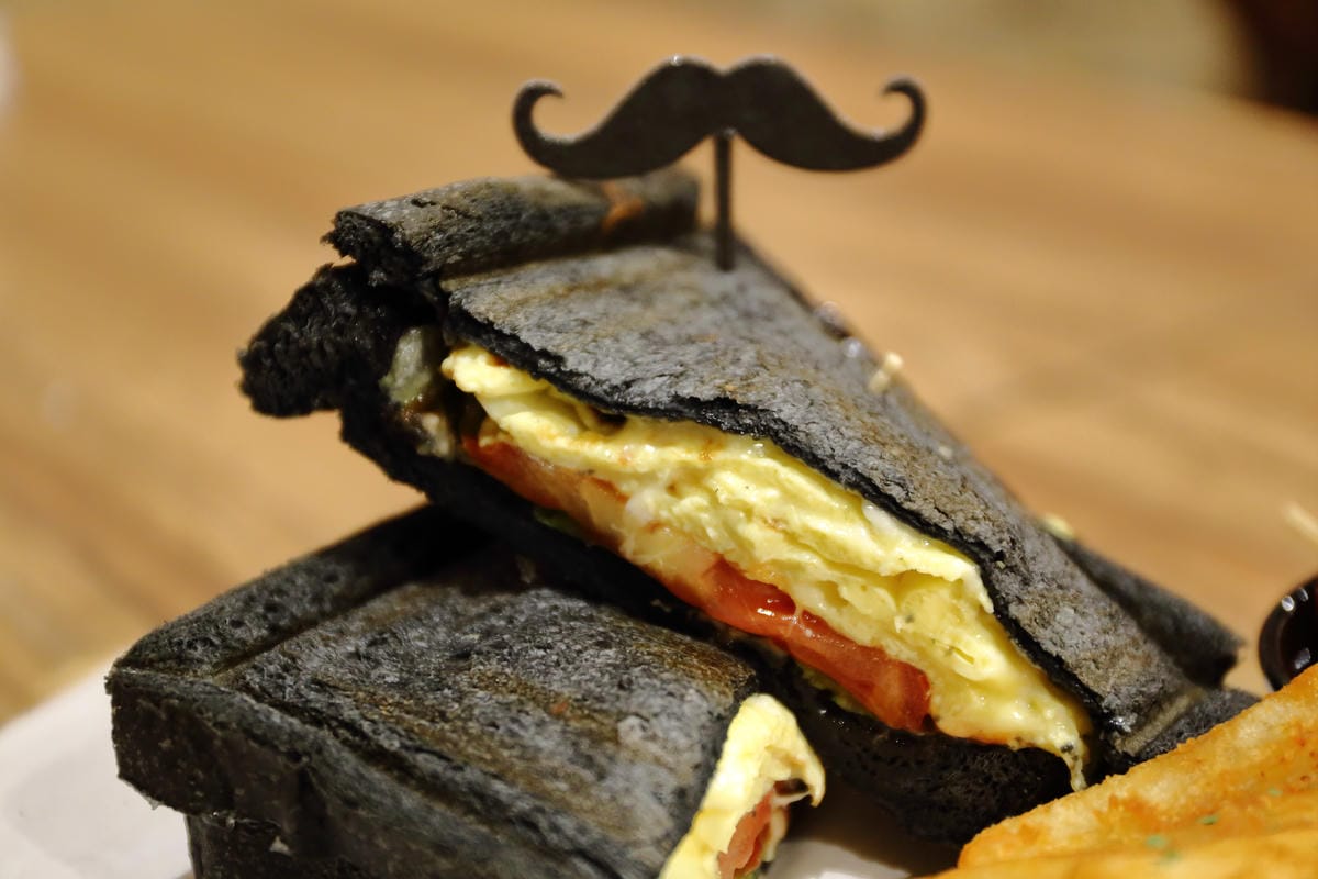 【食||永和】鬍子茶Who’s Tea～從台中發跡的新型態複合式餐飲來了，樂華商圈新開幕！早午餐/下午茶/無線wifi/免費插座/不限時(已歇業)