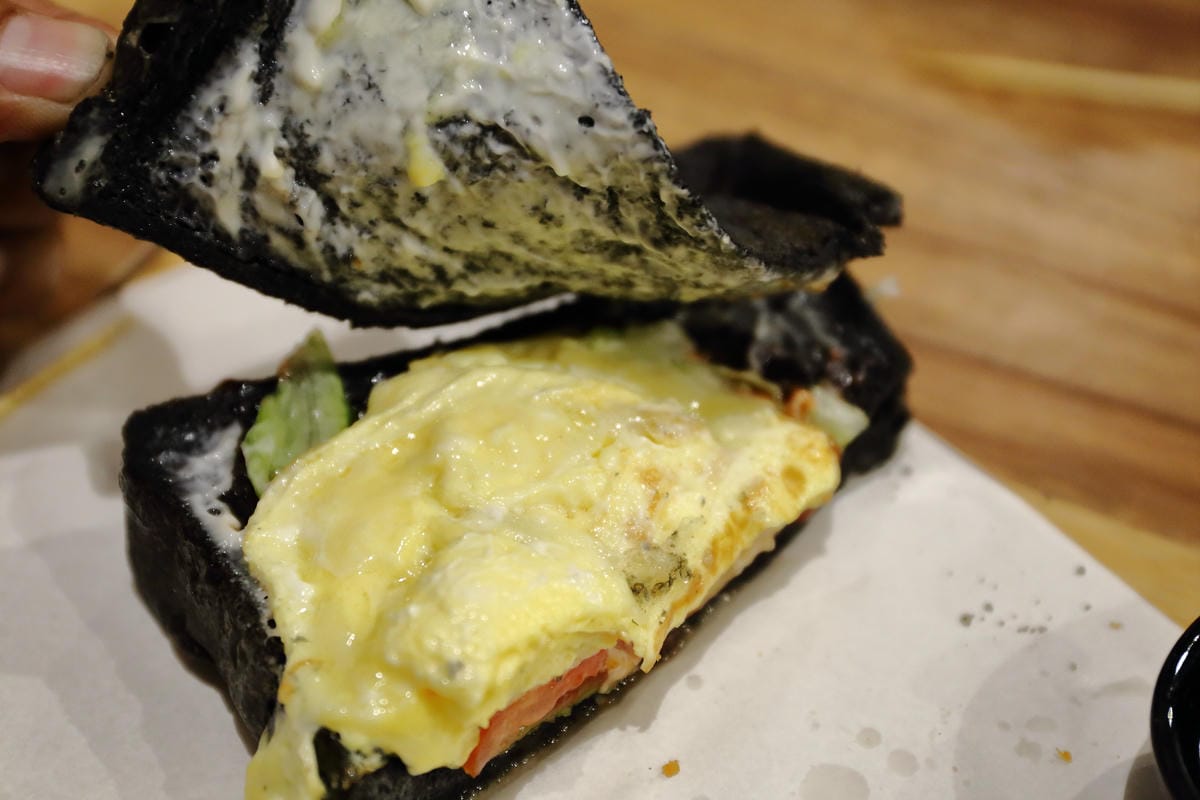 【食||永和】鬍子茶Who’s Tea～從台中發跡的新型態複合式餐飲來了，樂華商圈新開幕！早午餐/下午茶/無線wifi/免費插座/不限時(已歇業)