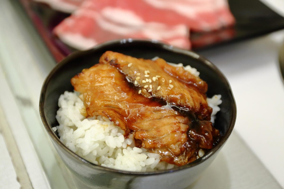 【食。板橋】樂聚鍋物〜板橋火鍋新開幕。一共9種海鮮的無敵海鮮盤，超澎湃又超高CP值的海陸火鍋！(已歇業)