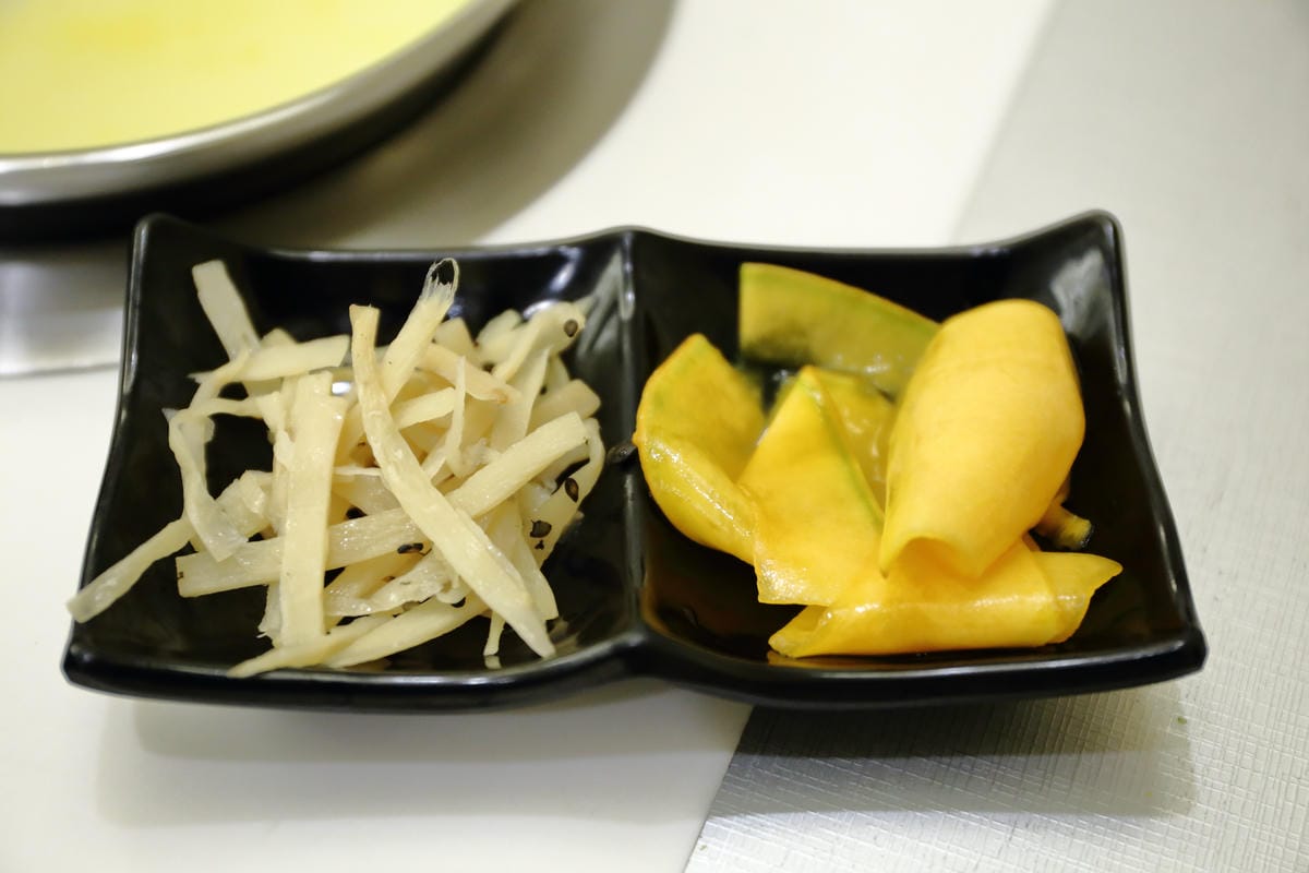 【食。板橋】樂聚鍋物〜板橋火鍋新開幕。一共9種海鮮的無敵海鮮盤，超澎湃又超高CP值的海陸火鍋！(已歇業)