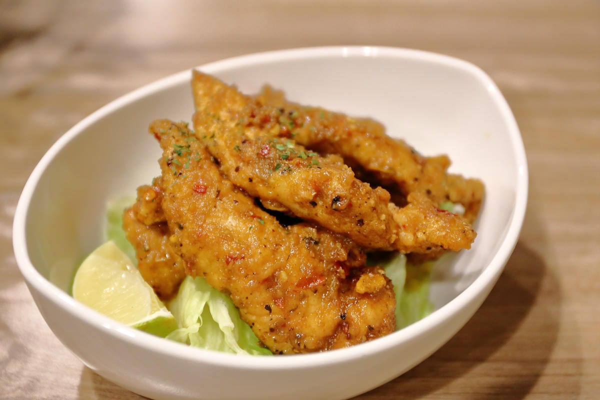 【食。台北】At • First Brunch 緣來〜雙連早午餐。隱藏在巷弄的懷舊風小店，平價人氣早午餐/義大利麵/漢堡