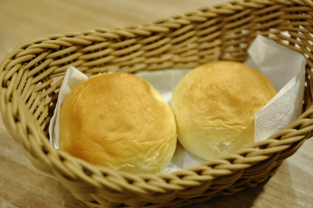 【食。板橋】Ethan’s 義式料理〜亞東醫院站美食。大份量平價義式料理,巨無霸魷魚麵整隻上桌!