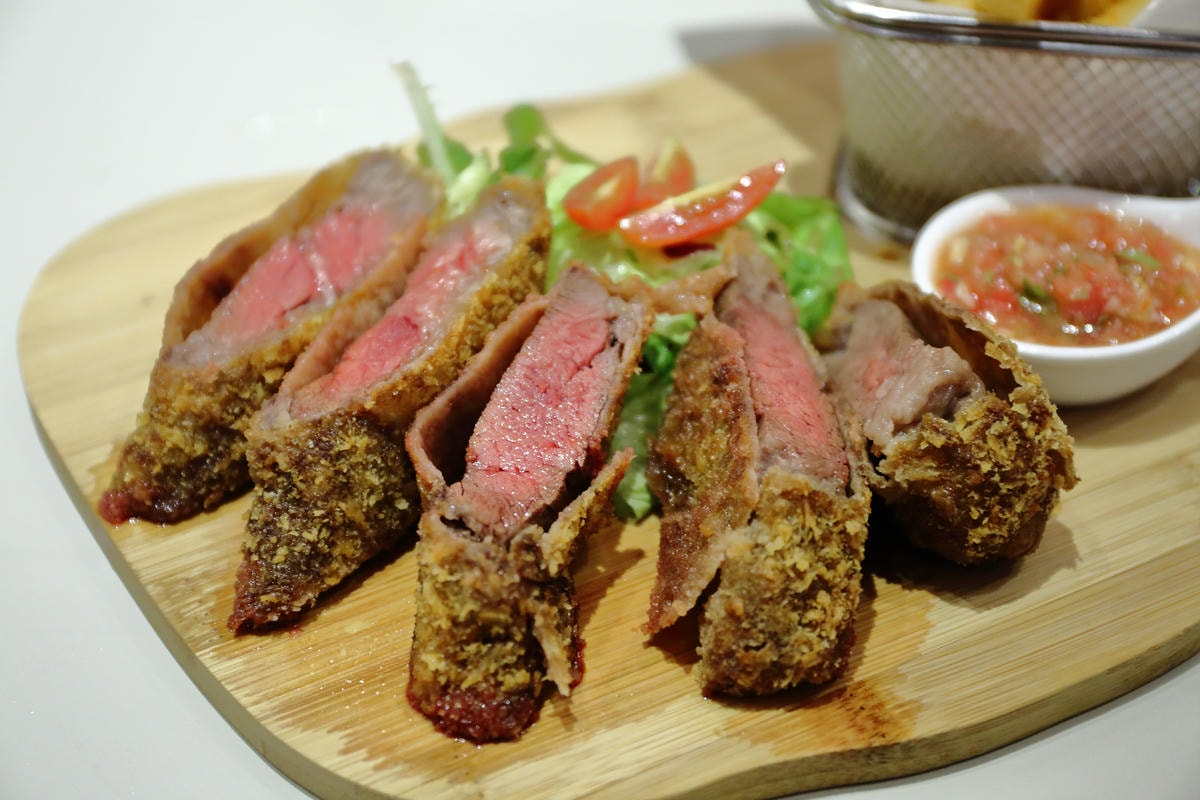 【食。台北】櫻桃小丸子主題餐廳〜全球首家「小丸子主題餐廳」終於來台北惹!丸迷請努力尖叫吧!(已歇業)