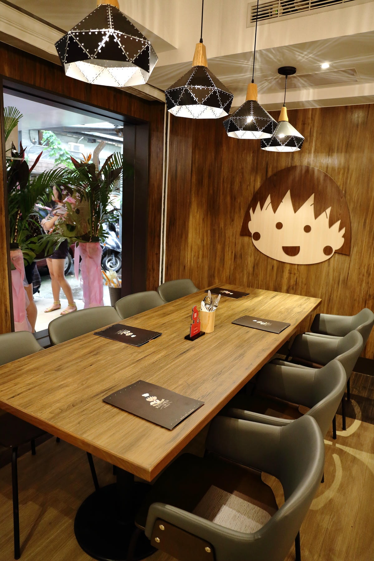 【食。台北】櫻桃小丸子主題餐廳〜全球首家「小丸子主題餐廳」終於來台北惹!丸迷請努力尖叫吧!(已歇業)