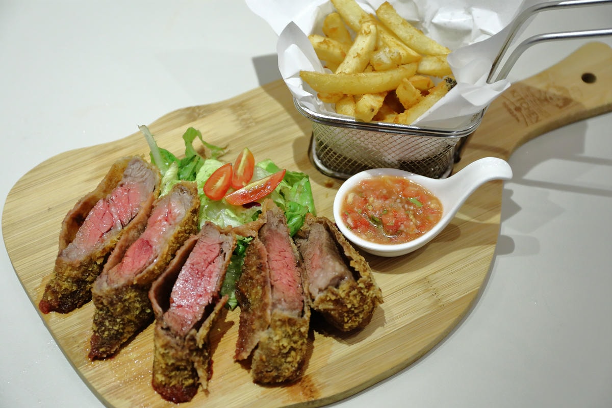 【食。台北】櫻桃小丸子主題餐廳〜全球首家「小丸子主題餐廳」終於來台北惹!丸迷請努力尖叫吧!(已歇業)