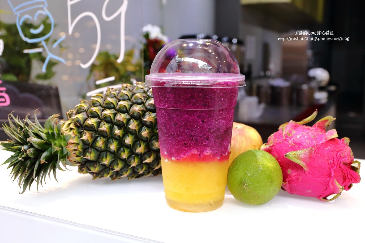 【食。台中】KING Juicy〜逢甲夜市美食新開幕!健康新概念注入果汁,無塵室新鮮現打/卡哇伊小動物趣味造型吸管套免費送,創造可愛回憶/便當街/現打果汁/國王特調果汁(已歇業)