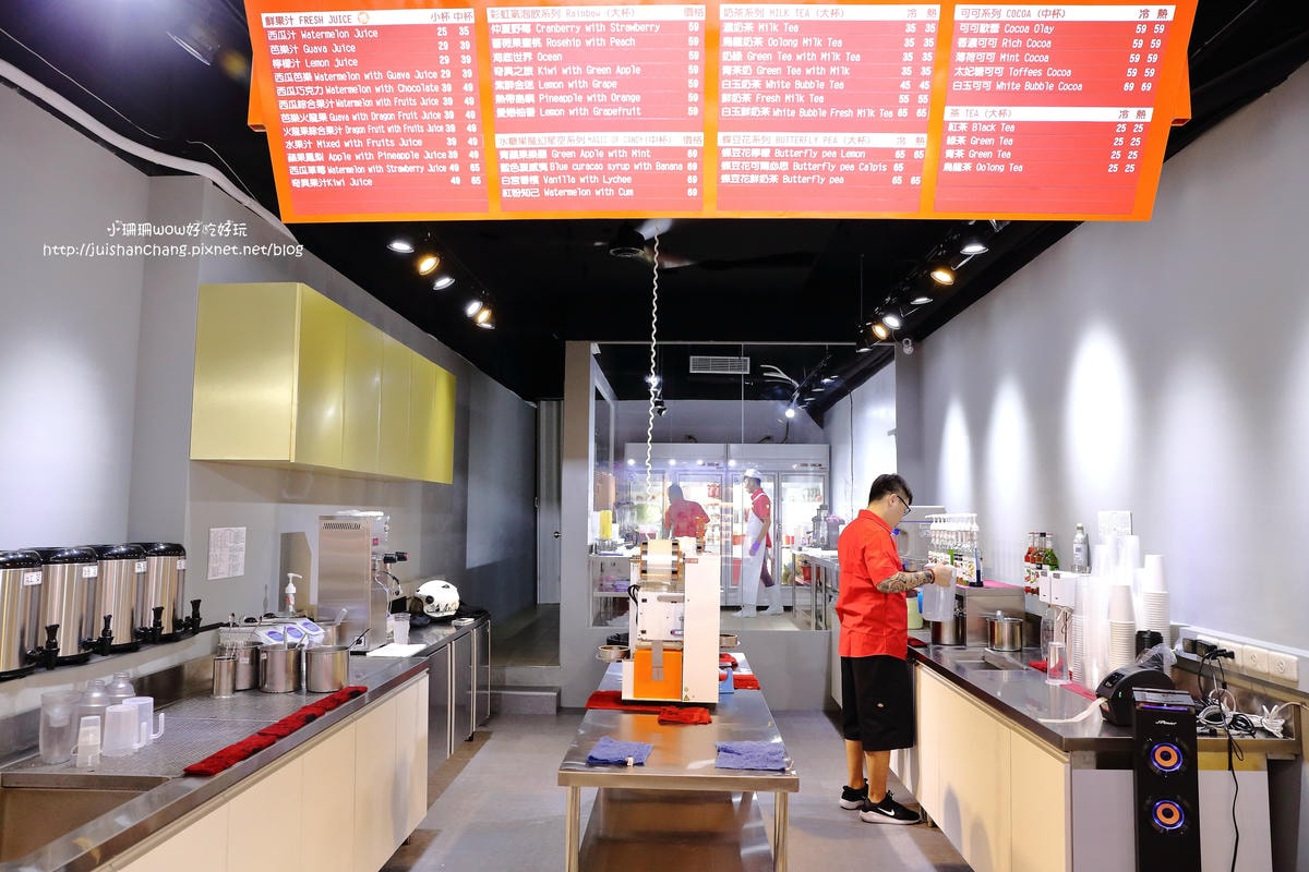 【食。台中】KING Juicy〜逢甲夜市美食新開幕!健康新概念注入果汁,無塵室新鮮現打/卡哇伊小動物趣味造型吸管套免費送,創造可愛回憶/便當街/現打果汁/國王特調果汁(已歇業)