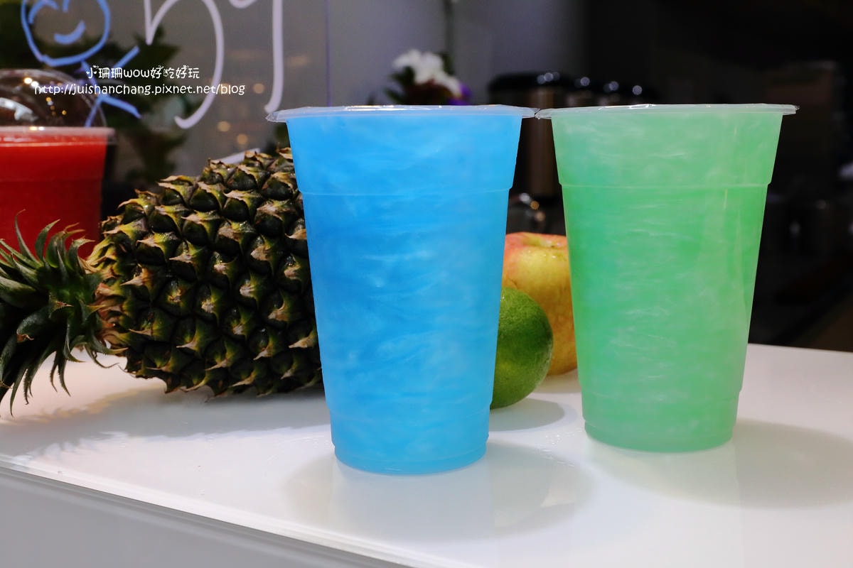 【食。台中】KING Juicy〜逢甲夜市美食新開幕!健康新概念注入果汁,無塵室新鮮現打/卡哇伊小動物趣味造型吸管套免費送,創造可愛回憶/便當街/現打果汁/國王特調果汁(已歇業)