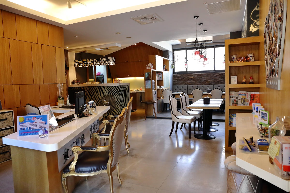 【宿。花蓮】女王萬歲民宿〜花蓮必住!市區首選,近東大門夜市,特色異國風格民宿,如女王般的享受呀!