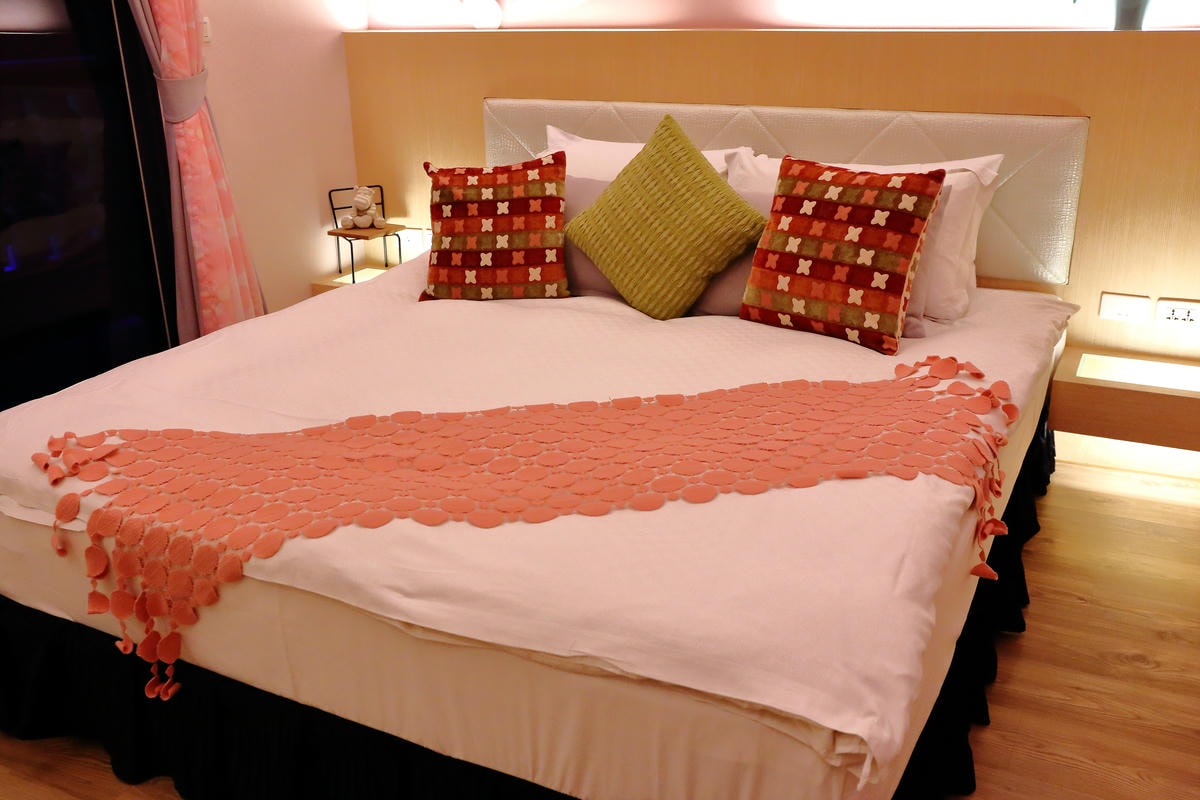 【宿。花蓮】女王萬歲民宿〜花蓮必住!市區首選,近東大門夜市,特色異國風格民宿,如女王般的享受呀!