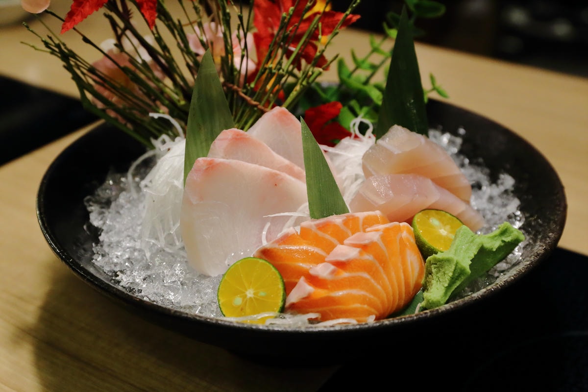 【食。板橋】哇沙Bi 沢也 日本料理〜板橋美味飽典平價日本料理俗擱大碗!毛毛蟲壽司好吸睛!(已歇業)