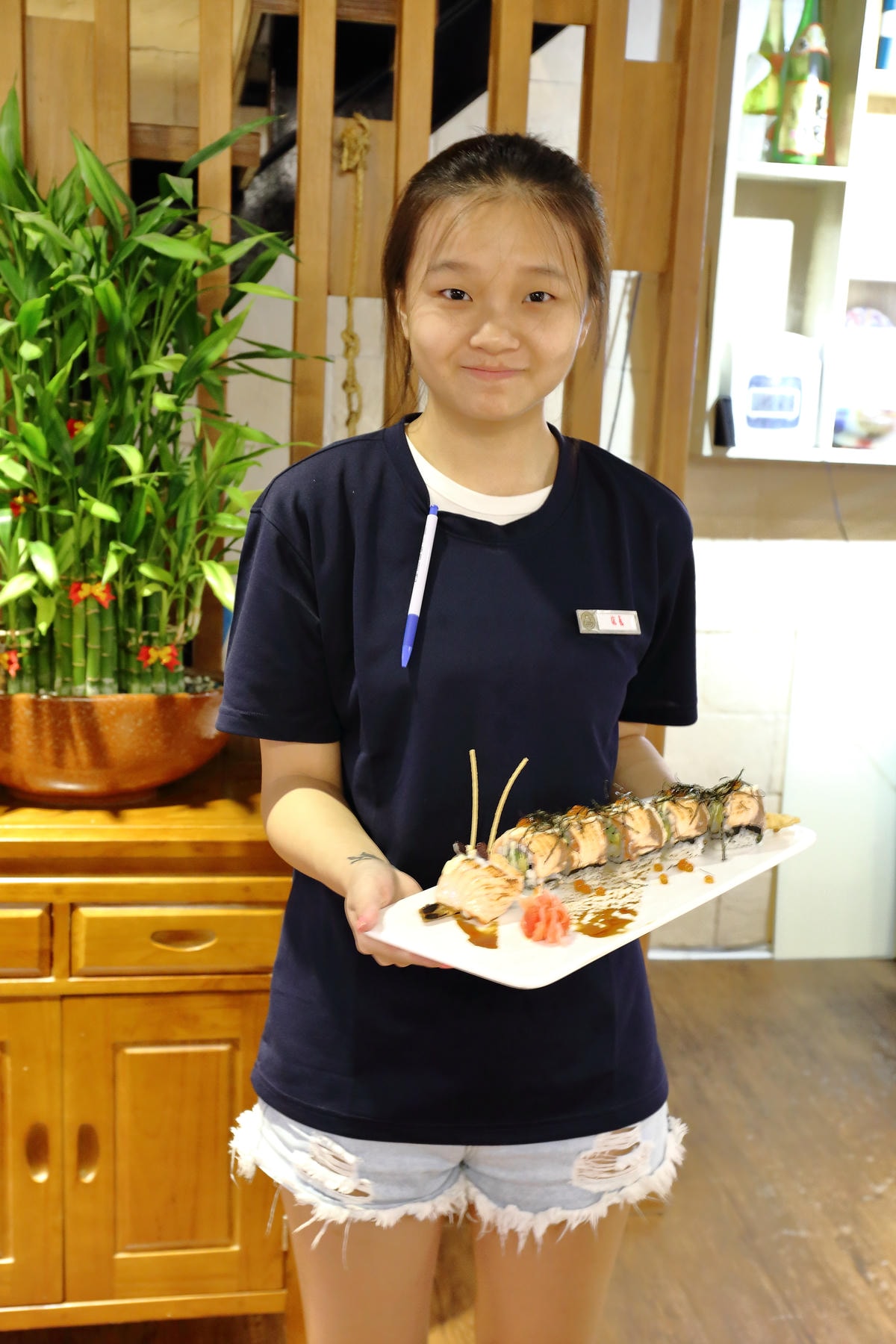 【食。板橋】哇沙Bi 沢也 日本料理〜板橋美味飽典平價日本料理俗擱大碗!毛毛蟲壽司好吸睛!(已歇業)