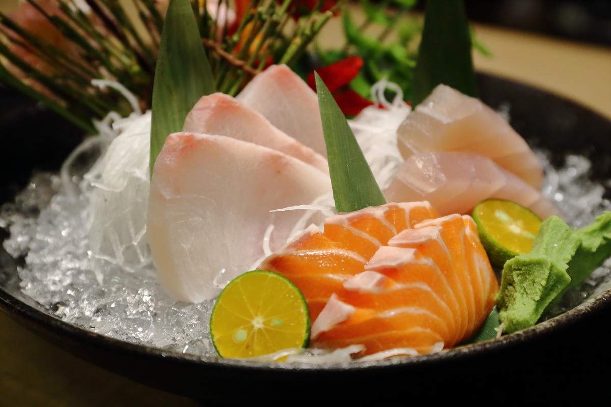 【食。板橋】哇沙Bi 沢也 日本料理〜板橋美味飽典平價日本料理俗擱大碗!毛毛蟲壽司好吸睛!(已歇業)