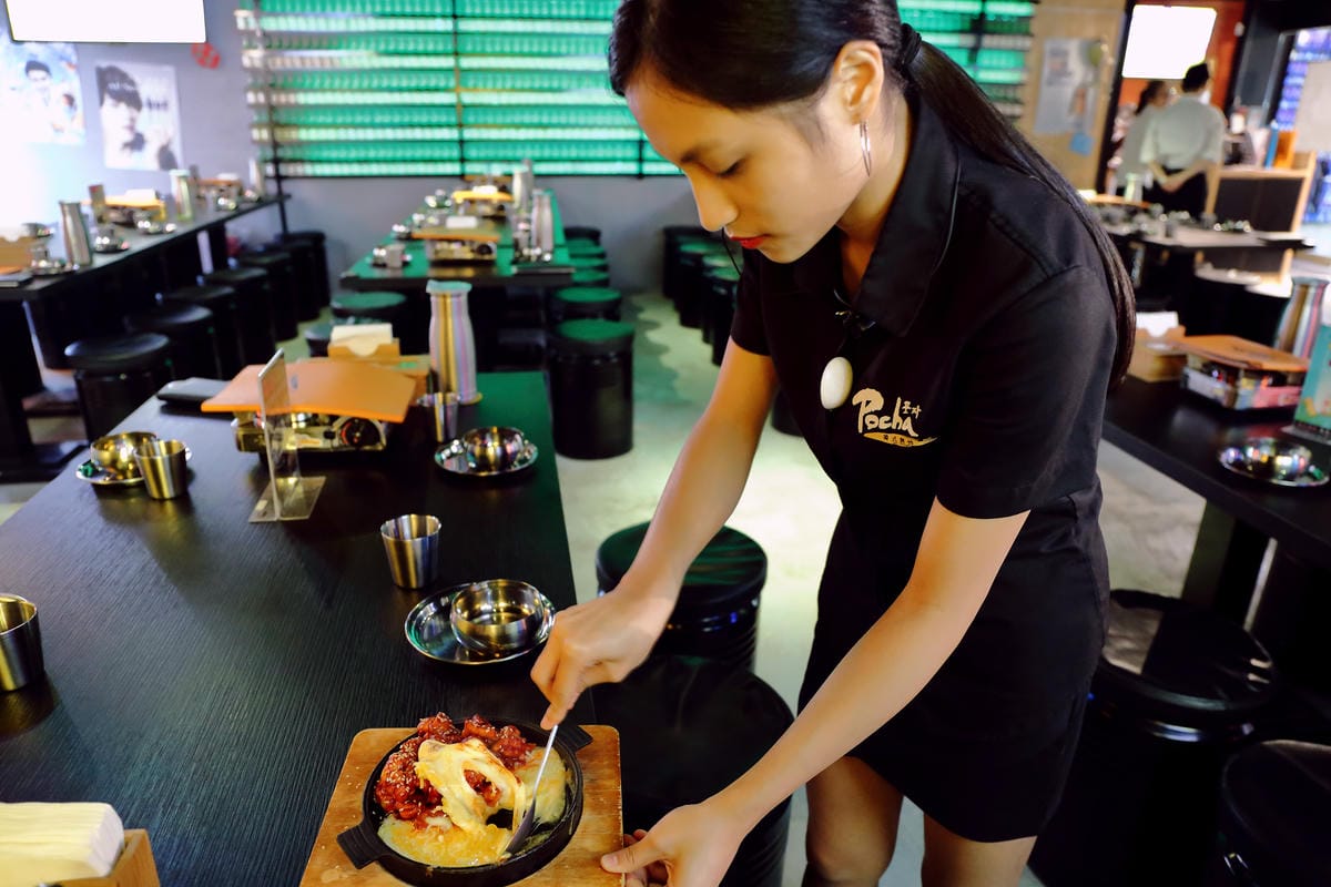 【食。台北】Pocha 韓式熱炒 포차～東區韓式熱炒 2店。不用飛韓國就可以吃到海鮮貝類鍋，海鮮多到滿出來……