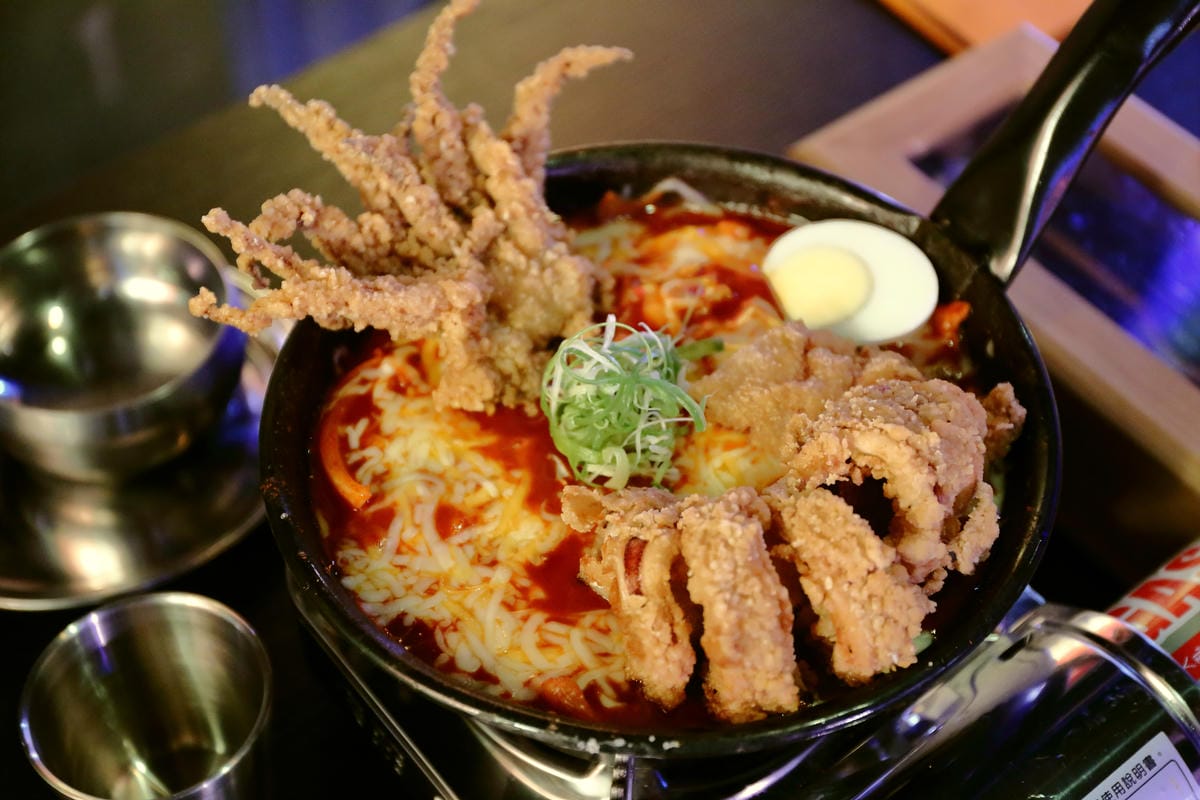 【食。台北】Pocha 韓式熱炒 포차～東區韓式熱炒 2店。不用飛韓國就可以吃到海鮮貝類鍋，海鮮多到滿出來……