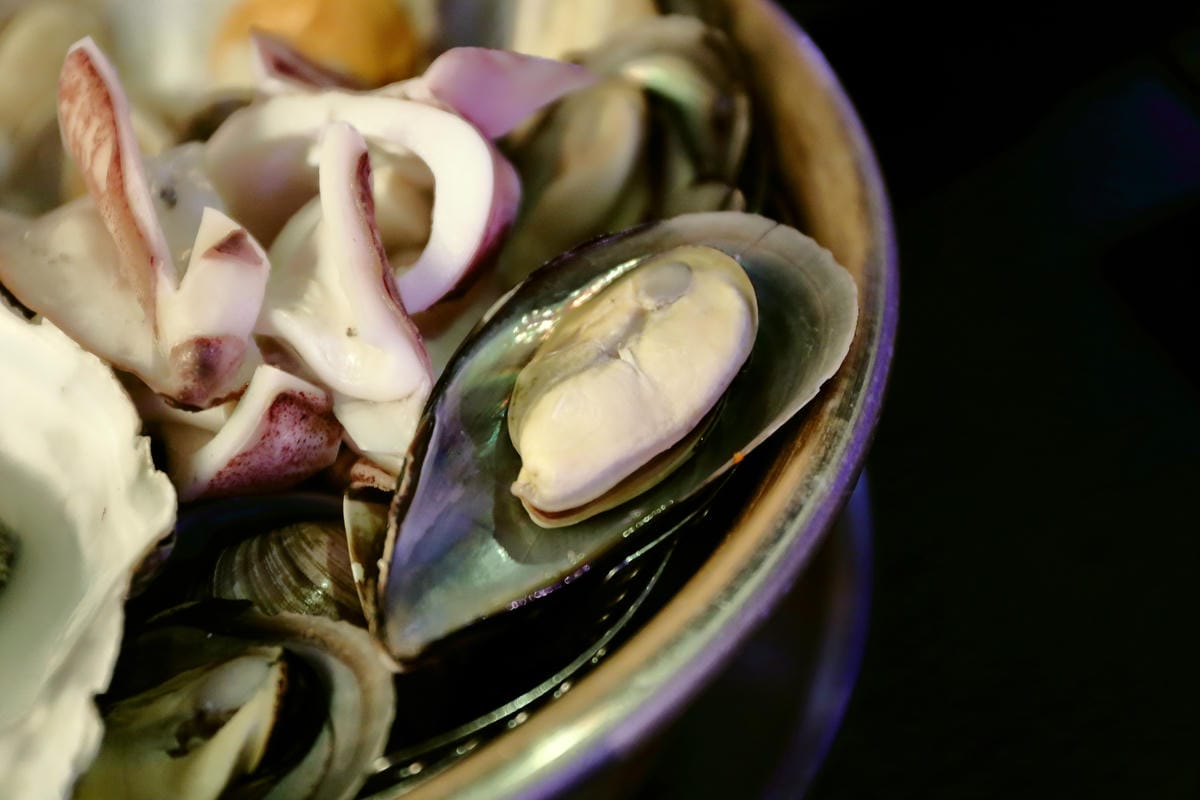 【食。台北】Pocha 韓式熱炒 포차～東區韓式熱炒 2店。不用飛韓國就可以吃到海鮮貝類鍋，海鮮多到滿出來……