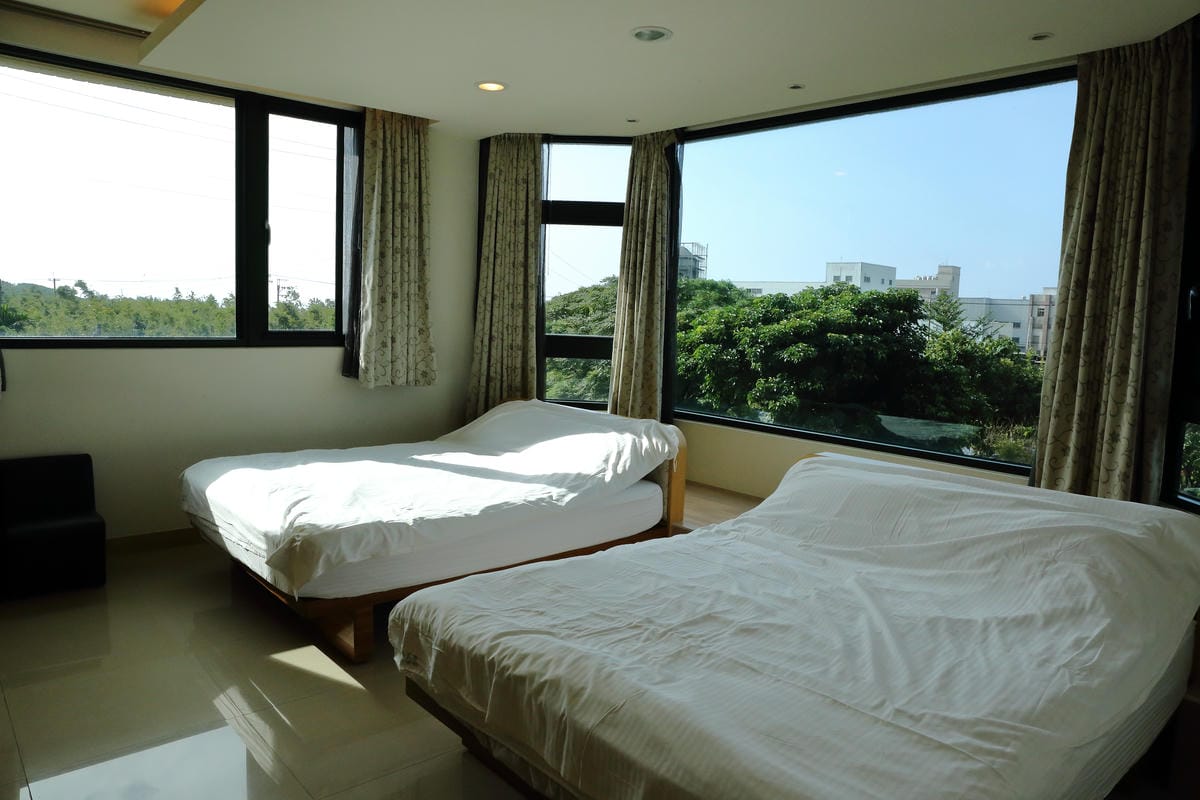 【食。新北三芝】樂岩庭園西餐～​48盎司厚5公分超大牛排等你來挑戰，大食客美食推薦，食量小者勿試！