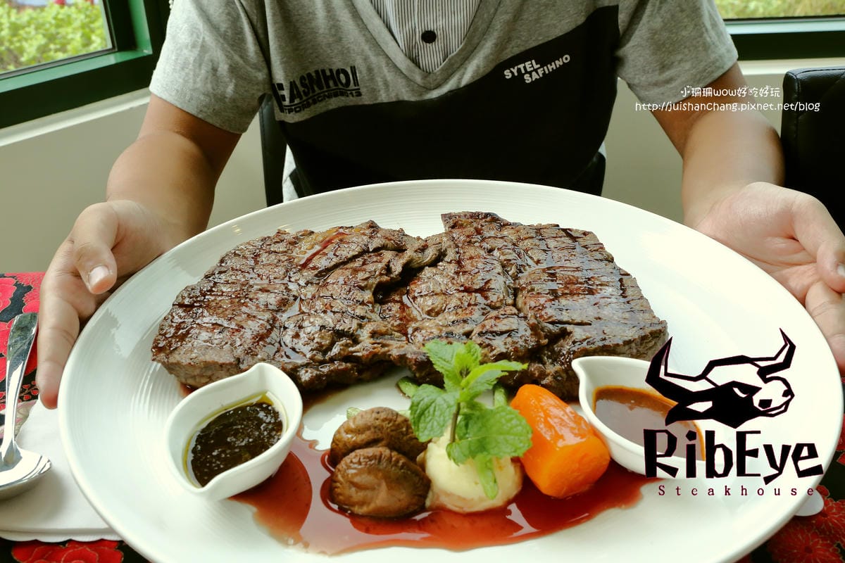 【食。新北三芝】樂岩庭園西餐～​48盎司厚5公分超大牛排等你來挑戰，大食客美食推薦，食量小者勿試！
