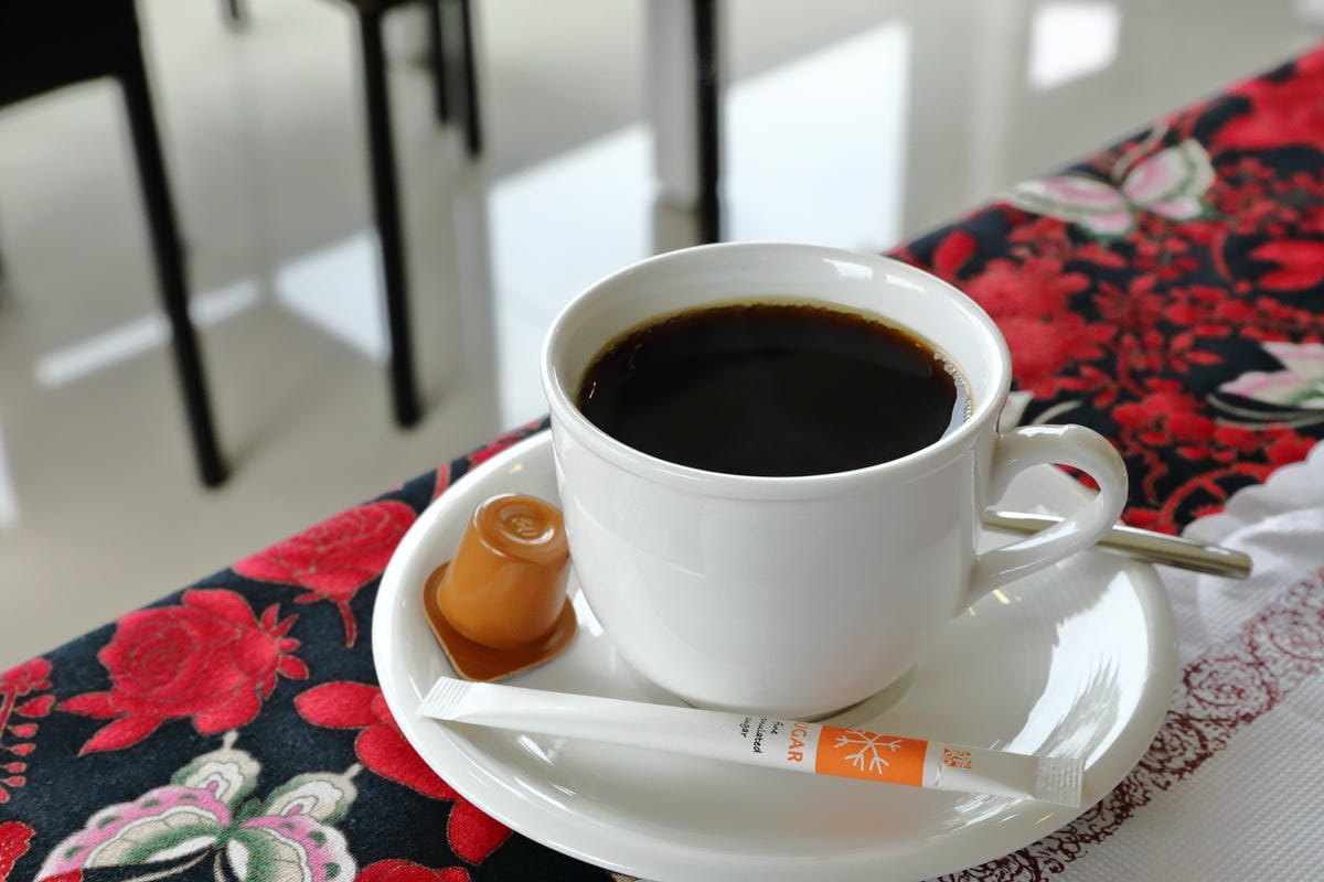 【食。新北三芝】樂岩庭園西餐～​48盎司厚5公分超大牛排等你來挑戰，大食客美食推薦，食量小者勿試！