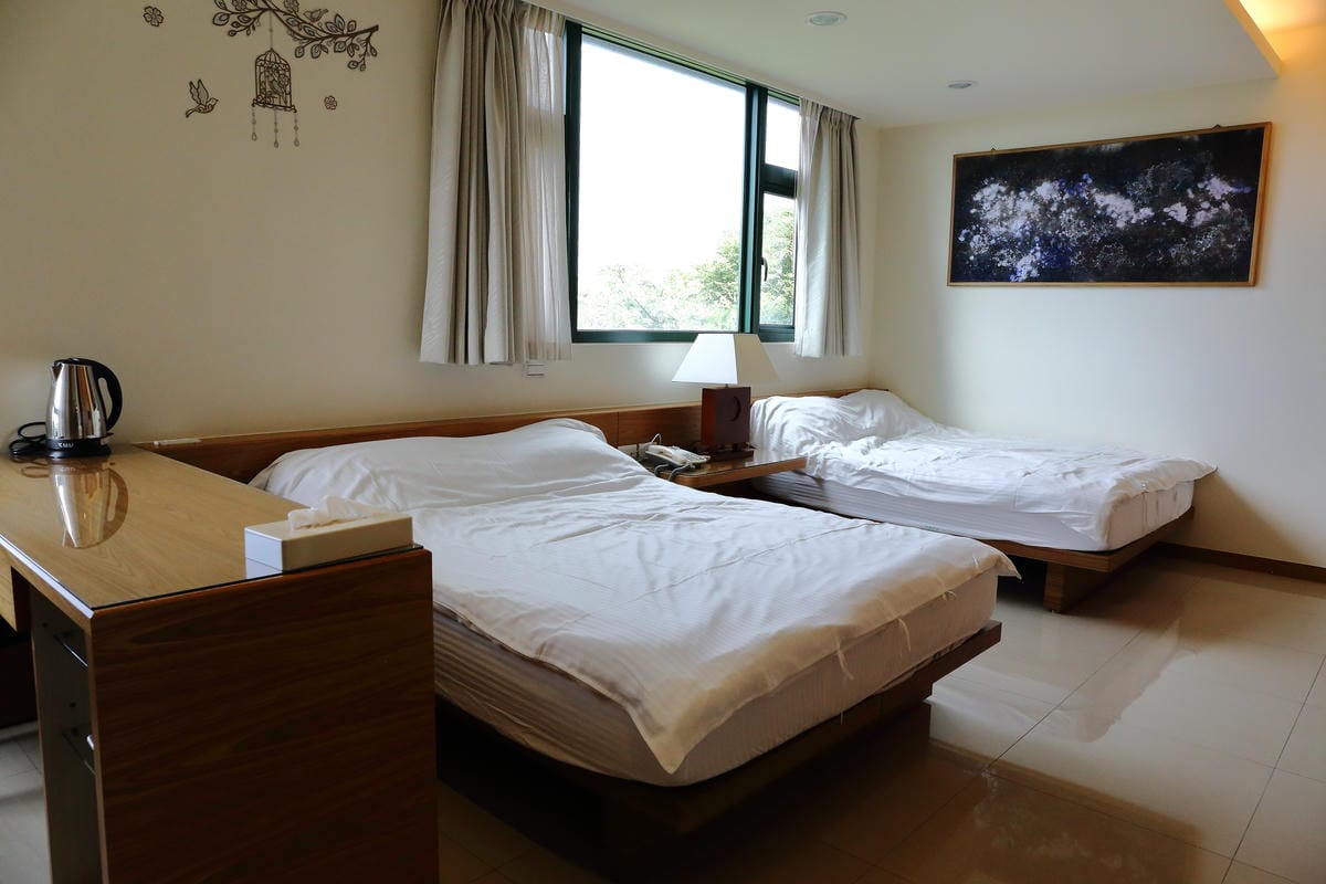 【食。新北三芝】樂岩庭園西餐～​48盎司厚5公分超大牛排等你來挑戰，大食客美食推薦，食量小者勿試！