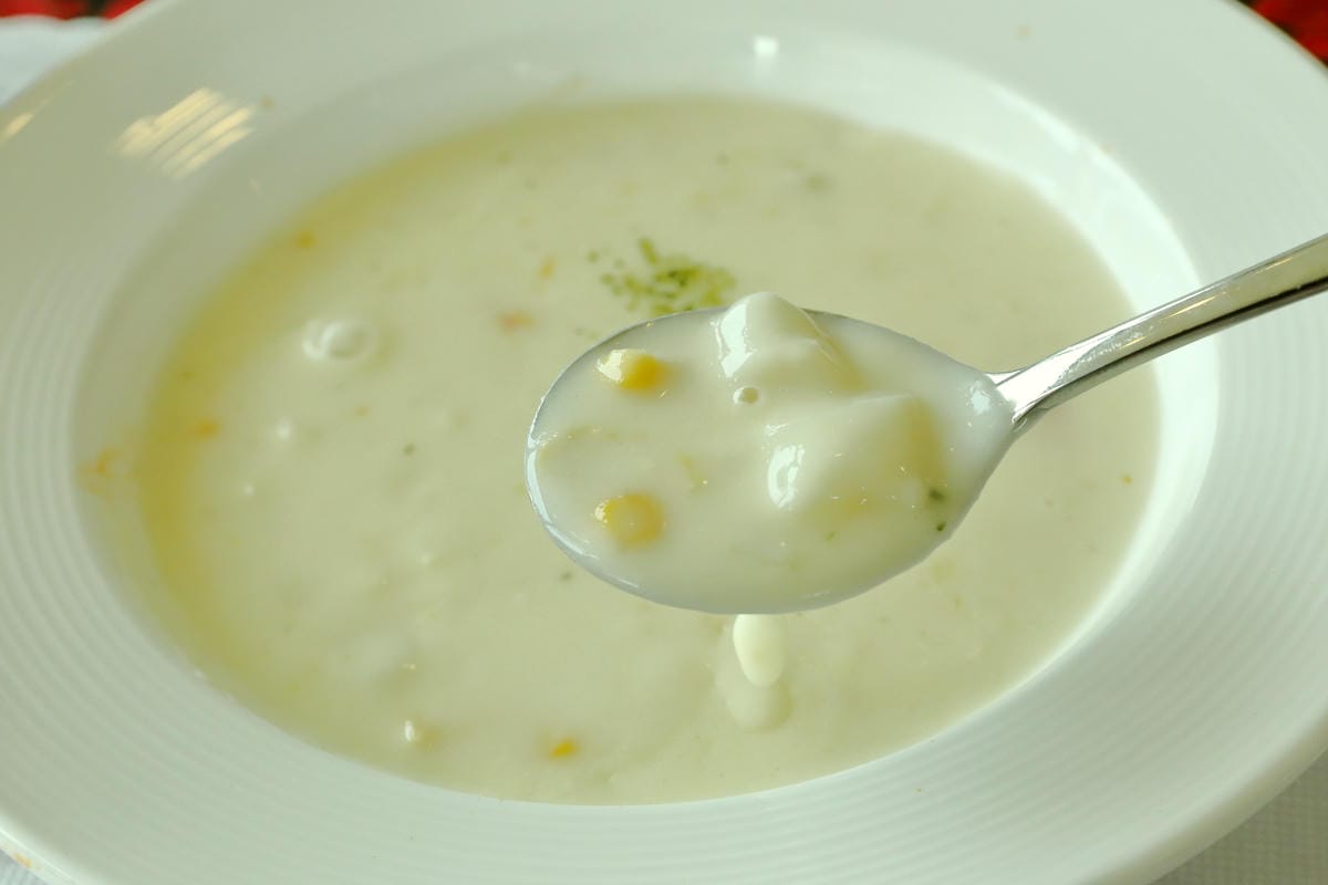 【食。新北三芝】樂岩庭園西餐～​48盎司厚5公分超大牛排等你來挑戰，大食客美食推薦，食量小者勿試！