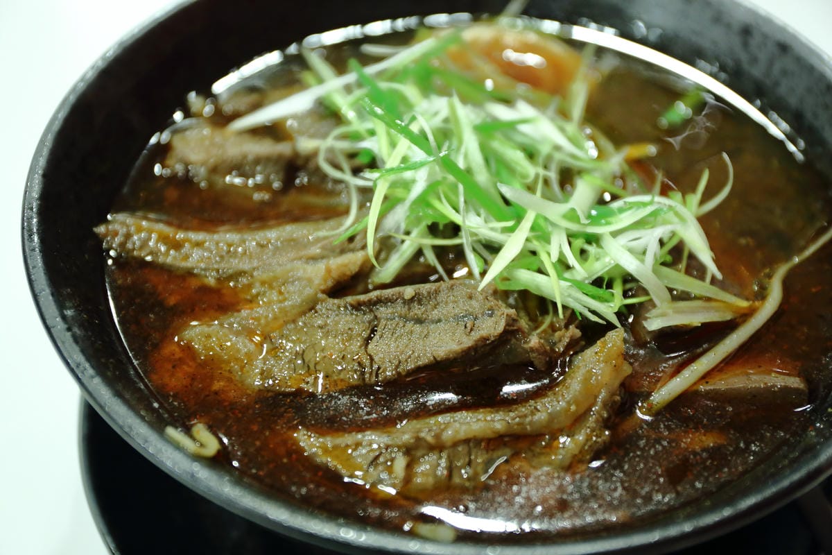 【食。板橋】下河幫麻辣牛肉麵～無辣不歡，麻辣夠勁的好味道！顛覆傳統牛肉麵新思維，牛肉麵不再只有牛肉！