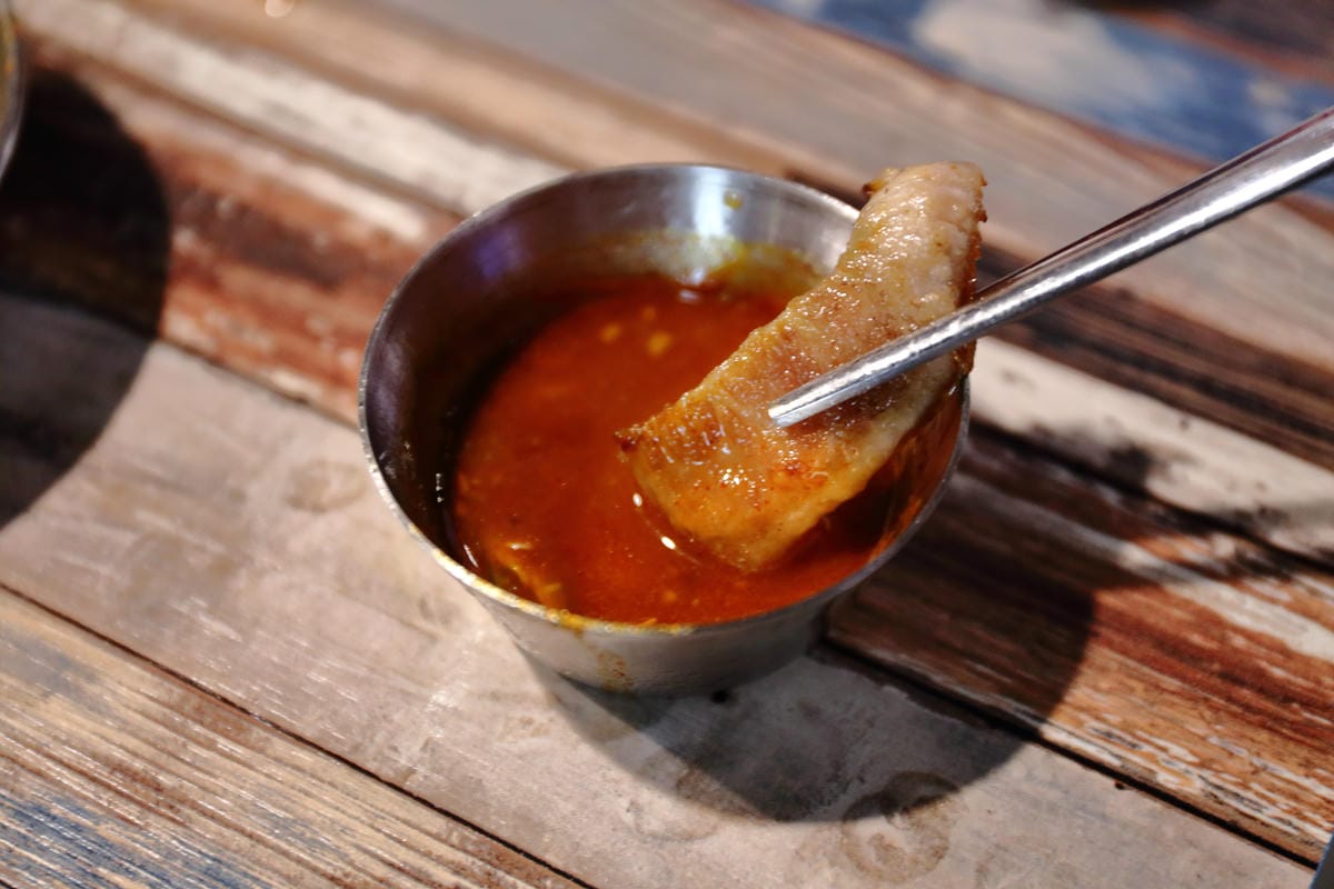 【食。台北】咚咚家dondonga韓式豬肉專賣 – 돈돈가～東區韓式烤肉專門店，鐵板上的滋滋聲，痛快吃肉吧！