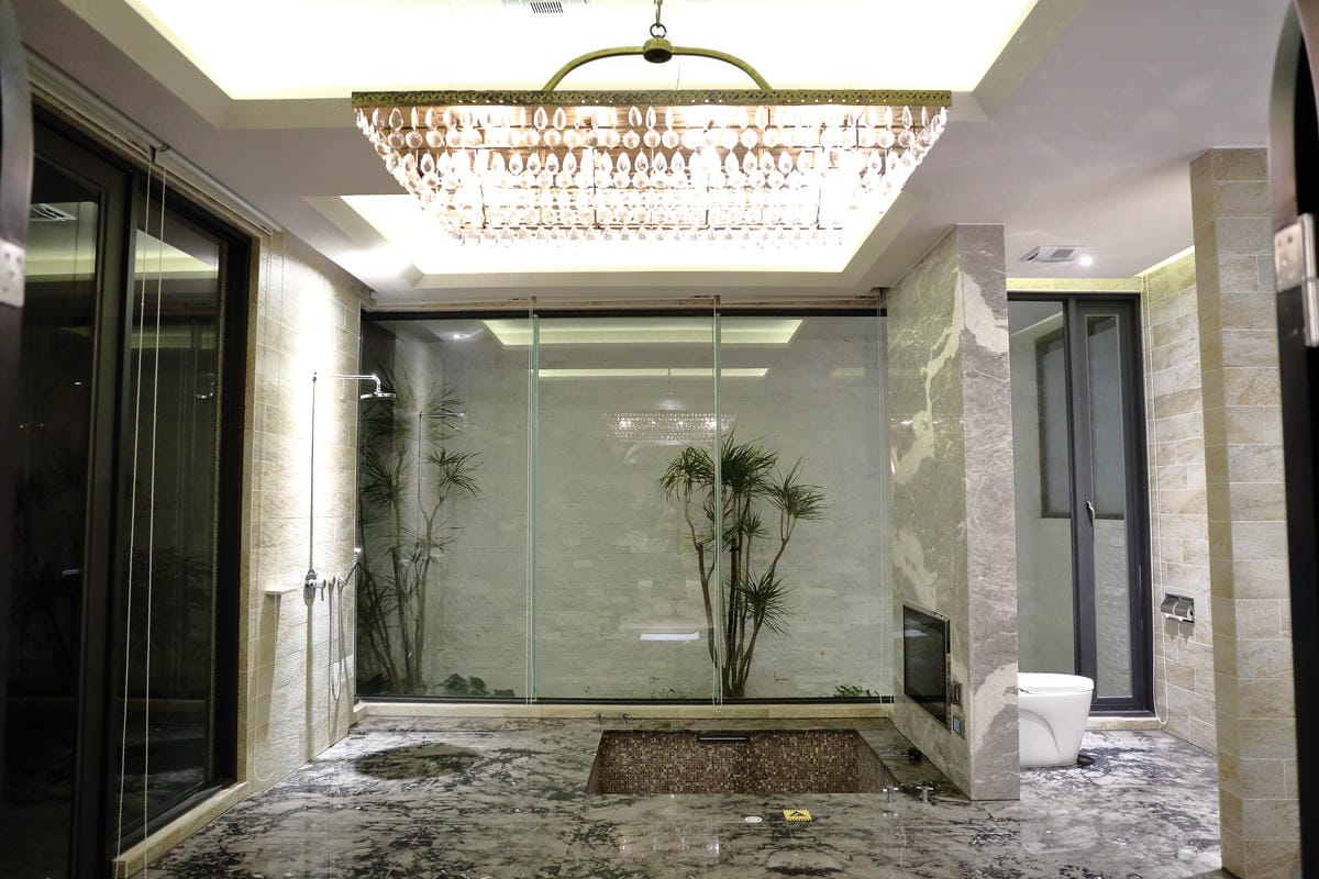 【宿。台中】芭蕾城市渡假旅店 VillaBallet～​台中住宿推薦。新穎時尚主題房型設計，宛如置身異國享受著異國的風情，趕快預約美好假期！