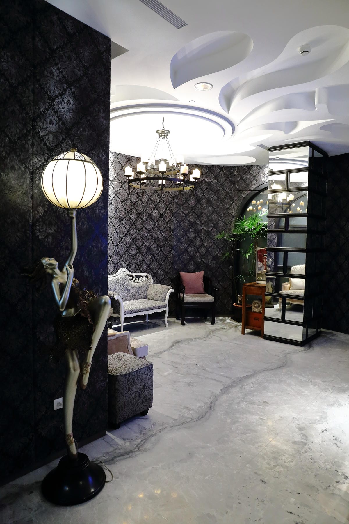 【宿。台中】芭蕾城市渡假旅店 VillaBallet～​台中住宿推薦。新穎時尚主題房型設計，宛如置身異國享受著異國的風情，趕快預約美好假期！